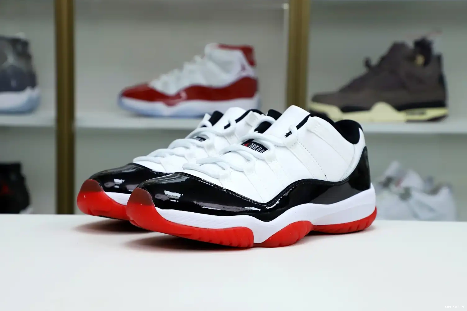 LOW Kimikick WHITE AIR JORDAN BRED 11 0419